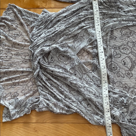 Free People Beautyful Gray Floral Lace Blouse - Picture 6 of 7